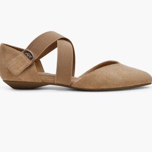 Oswaldo Pointed Toe Flat (Women) size 8 NWT